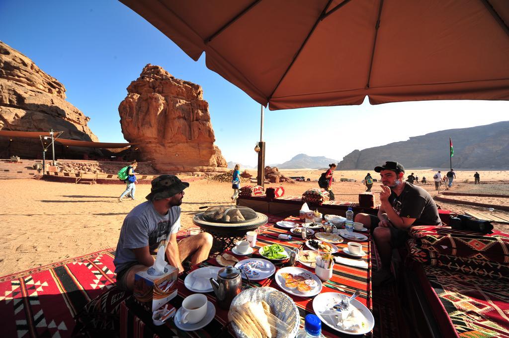 Sun City Camp Hotel Wadi Rum Eksteriør billede